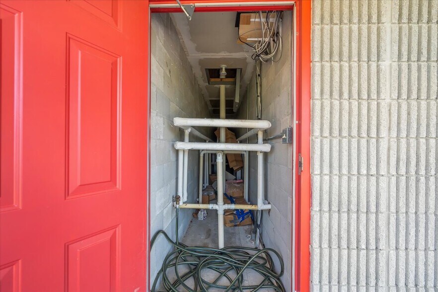 More Photos Of 182 Quillen Chapel Service Rd, Campton Hotel For Sale