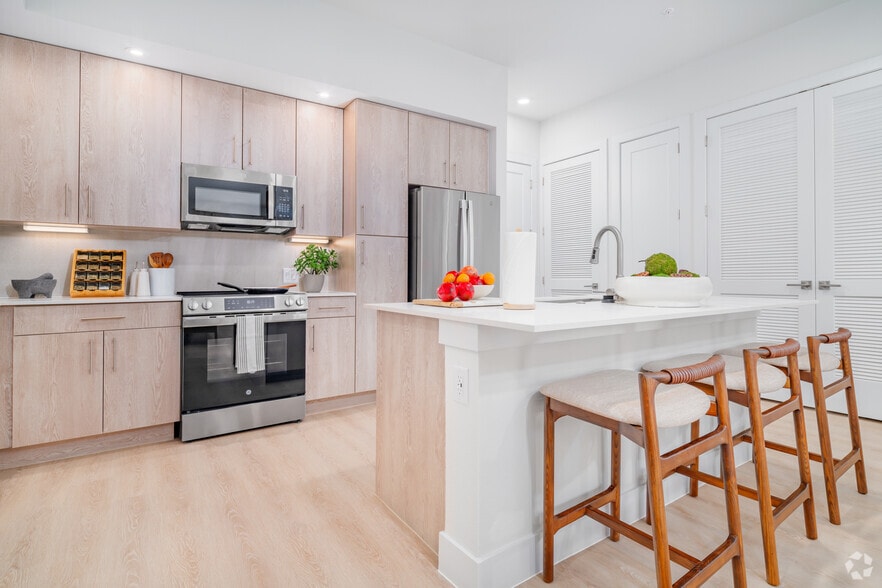 More Photos Of 7910 S New Braunfels, San Antonio Apartments For Lease