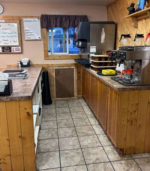 More Photos Of N17480 US Highway 141, Beecher Restaurant For Sale