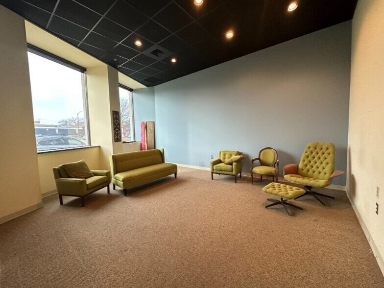 More Photos Of 22840 Woodward Ave, Ferndale Storefront Retail Office For Lease
