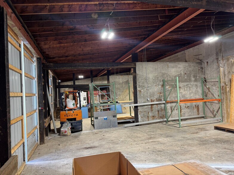 More Photos Of 12055 John Marshall Hwy, Markham Industrial For Sale