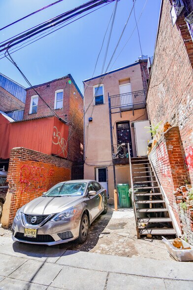 More Photos Of 2337 18th St NW, Washington Storefront Retail Residential For Lease