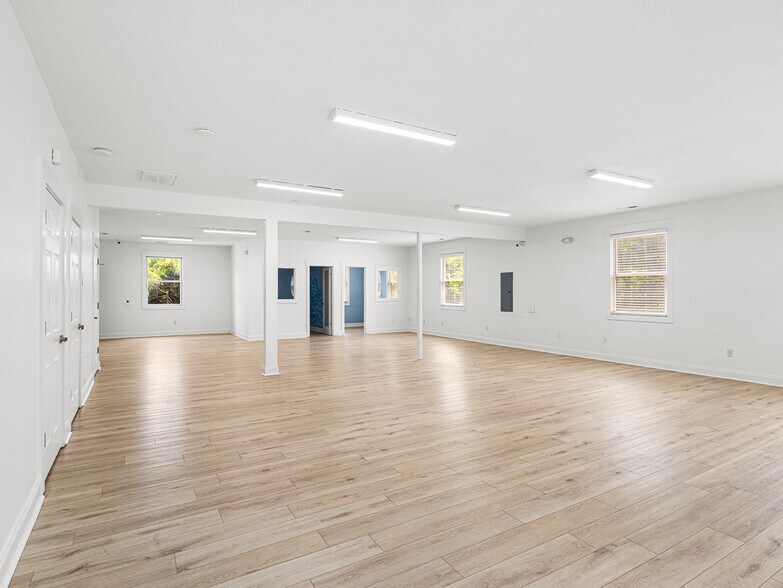 More Photos Of 14 Mimidis Ln, Swannanoa Office For Sale