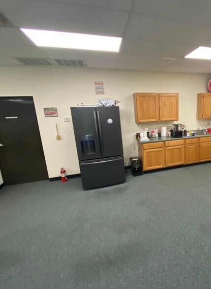 More Photos Of 398-426 Industrial Dr, North Wales Unknown For Lease