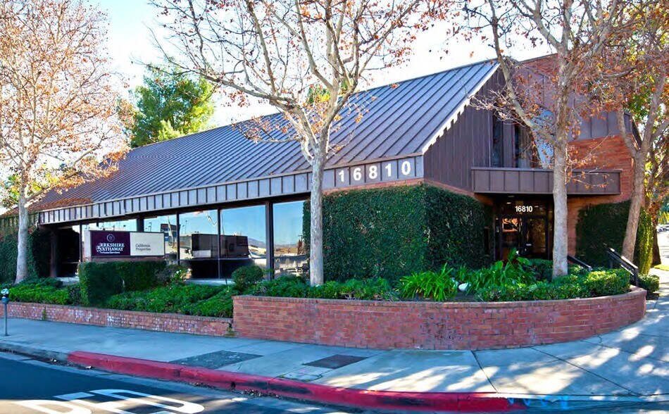 Primary Photo Of 16810 Ventura Blvd, Encino Loft Creative Space For Lease