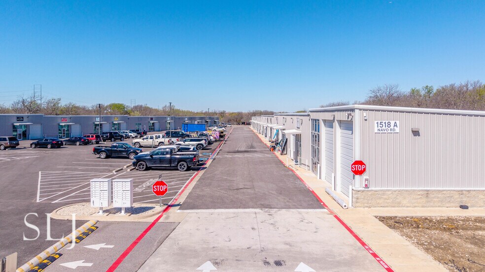 More Photos Of 1518 Navo Rd, Aubrey Showroom For Sale