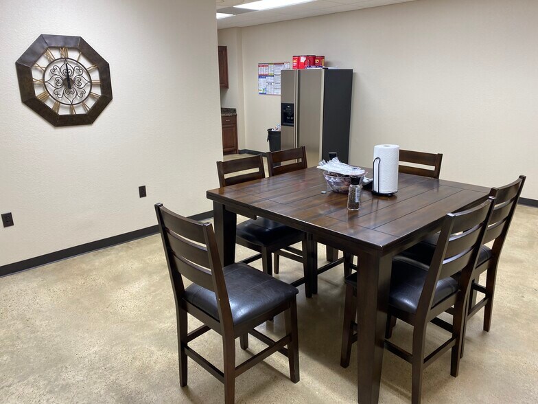 More Photos Of 3636 New Boston Rd, Texarkana Flex For Sale