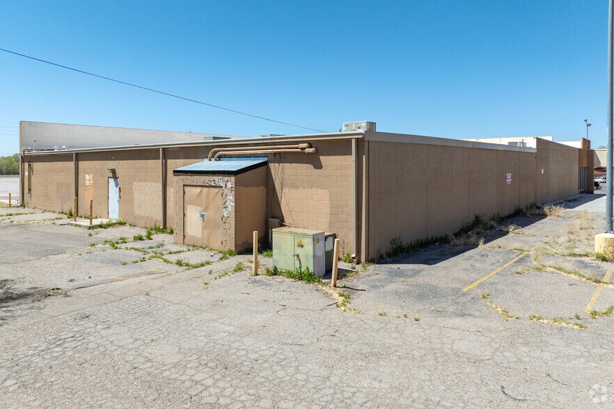 More Photos Of 164 Caldwell Ave, Belen Unknown For Lease