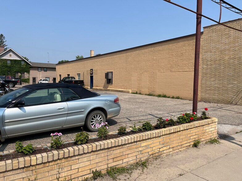 More Photos Of 305-319 Jefferson St, Wadena Storefront Retail Office For Sale