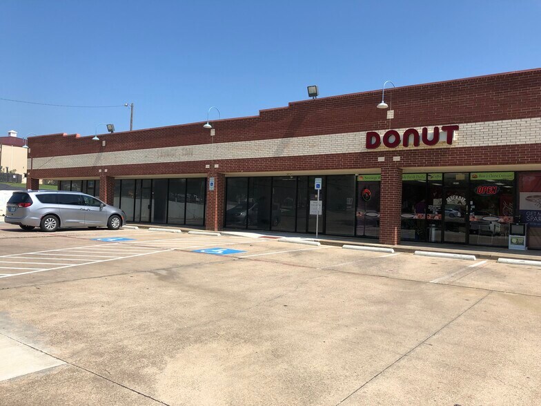 More Photos Of 2301 Central Dr, Bedford Unknown For Lease