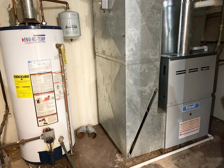 More Photos Of 929 N 5th Ave, Kankakee Storefront Retail Office For Sale