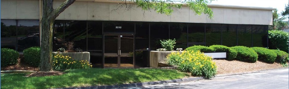 More Photos Of 2204-2232 Welsch Industrial Ct, Saint Louis Light Distribution For Lease