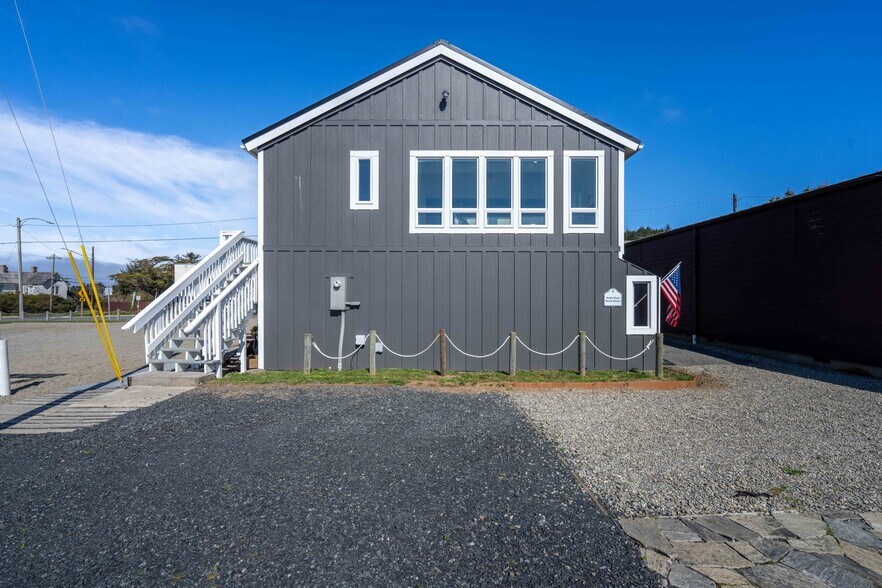 More Photos Of 267 W Sixth St, Port Orford Storefront Retail Residential For Sale