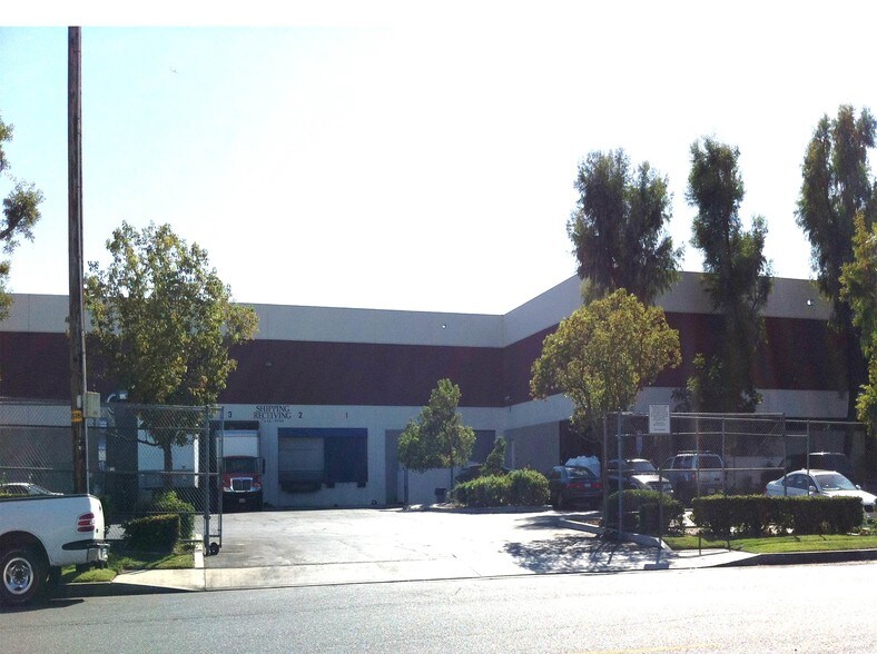 More Photos Of 5960 Corvette St, Commerce Warehouse For Lease