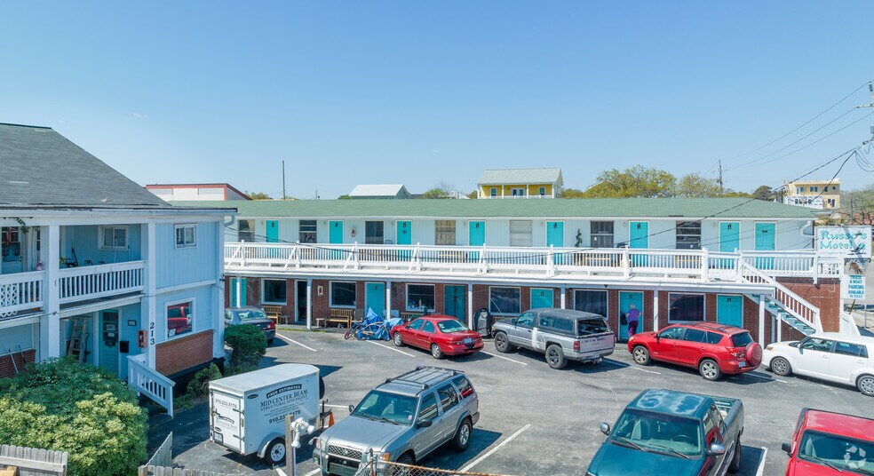 More Photos Of 213 Cape Fear Blvd, Carolina Beach Hotel For Sale