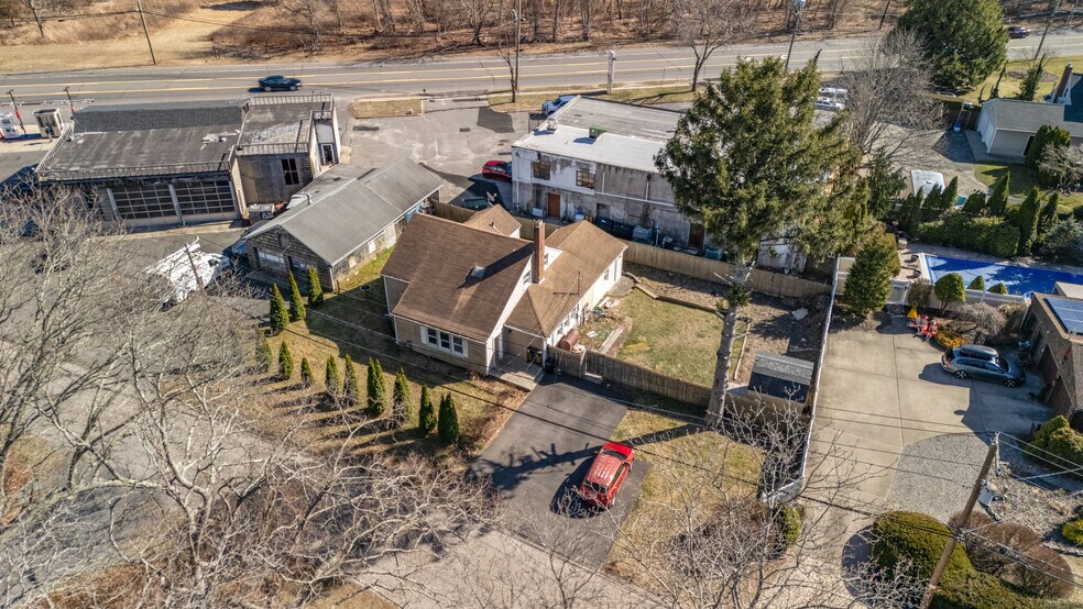 More Photos Of 2815 Montauk Hwy, Brookhaven General Retail For Sale