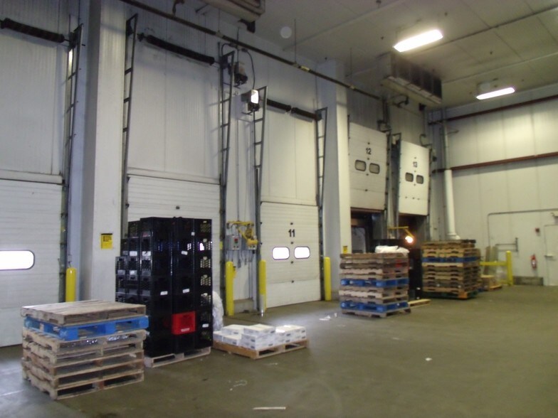 More Photos Of 784 Hercules Dr, Colchester Distribution For Lease