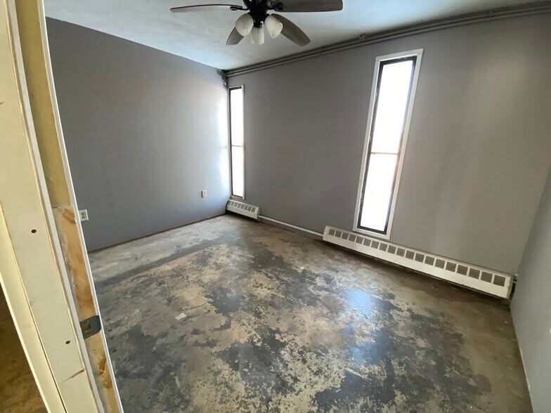 More Photos Of 13101 Michigan Rd, Plymouth Freestanding For Sale