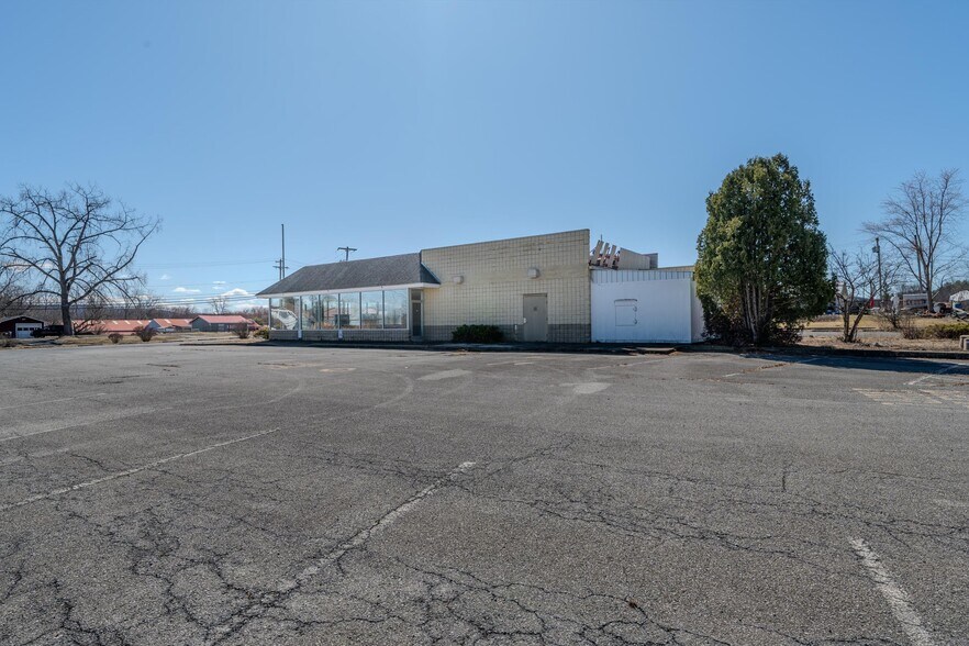 More Photos Of 270 Broadway, Whitehall Freestanding For Sale