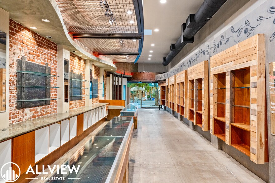 More Photos Of 263 Forest Ave, Laguna Beach Freestanding For Lease