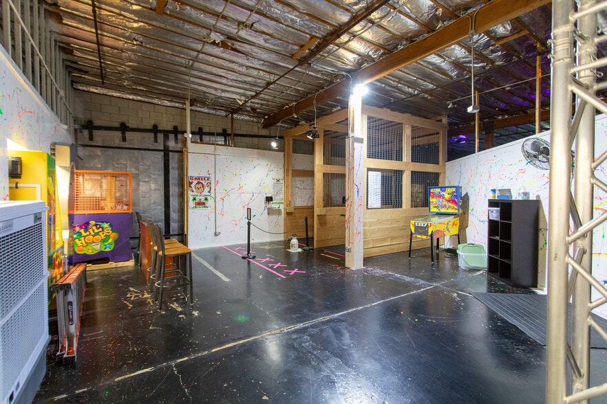 More Photos Of 901 9th St N, Great Falls Showroom For Sale