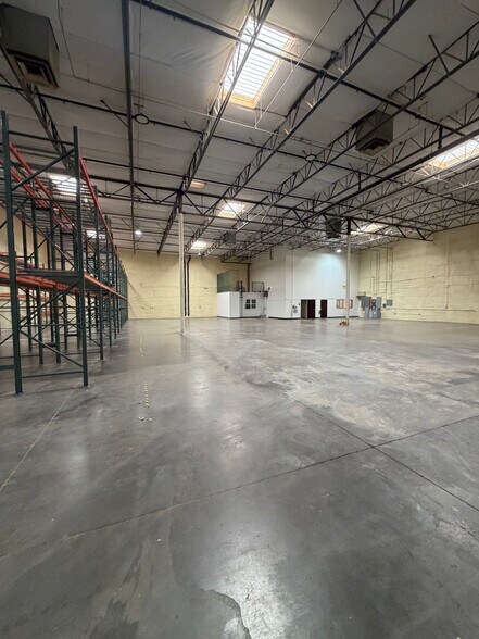 More Photos Of 5801 S 24th St, Phoenix Warehouse For Lease