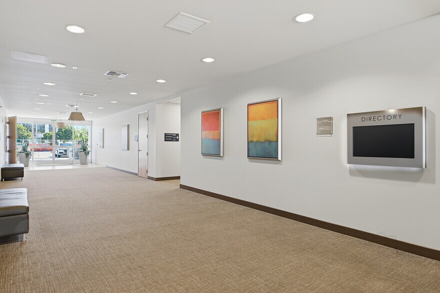 More Photos Of 6010 Hidden Valley Rd, Carlsbad Medical For Lease