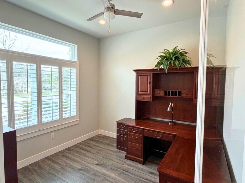 More Photos Of 3309 Forest Creek Dr, Round Rock Office For Sale