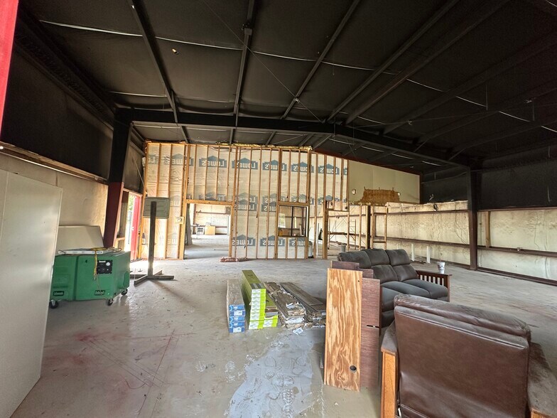 More Photos Of 3956 N US Highway 17, Deland Flex For Sale