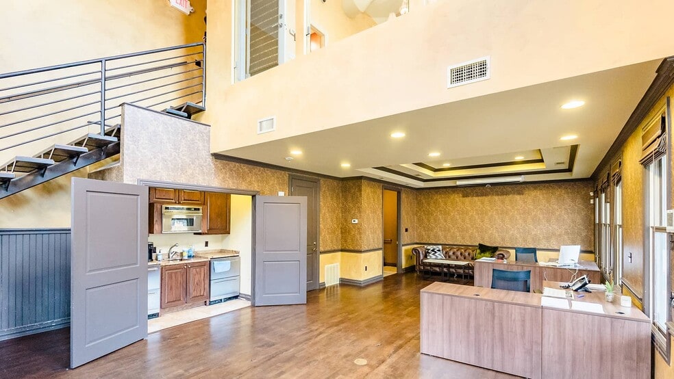 More Photos Of 1008 West Ave, Austin Unknown For Lease