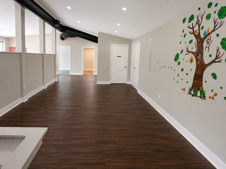 More Photos Of 6000 Fisk Ave, Chattanooga Storefront Retail Office For Sale