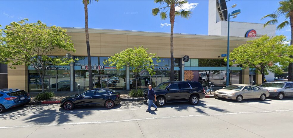 More Photos Of Lankershim Blvd @ SEC Lankershim Blvd & Chandler Blvd, North Hollywood Unknown For Lease