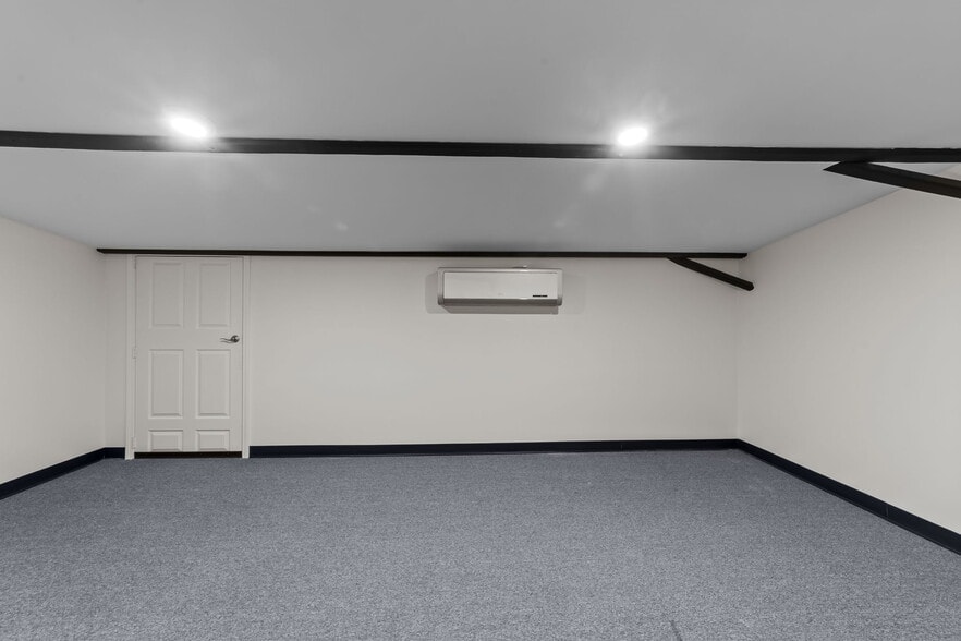 More Photos Of 1840 S Madison St, Whiteville Freestanding For Lease