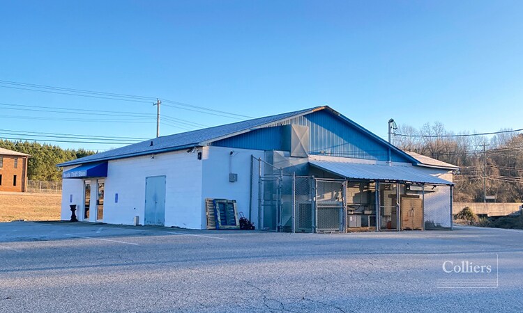 More Photos Of 353 Hyatt St, Gaffney Flex For Sale