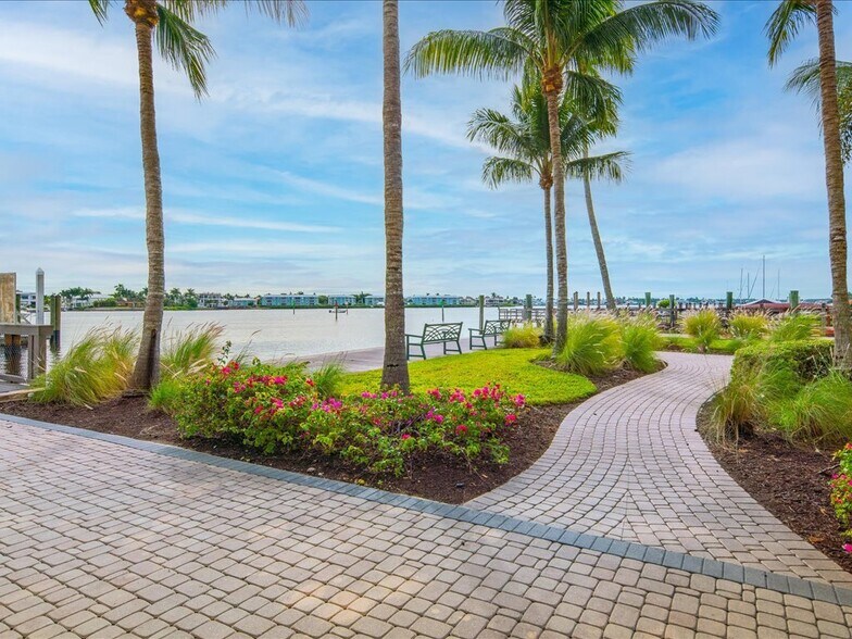 More Photos Of 1001 10th Ave S, Naples Office Residential For Sale