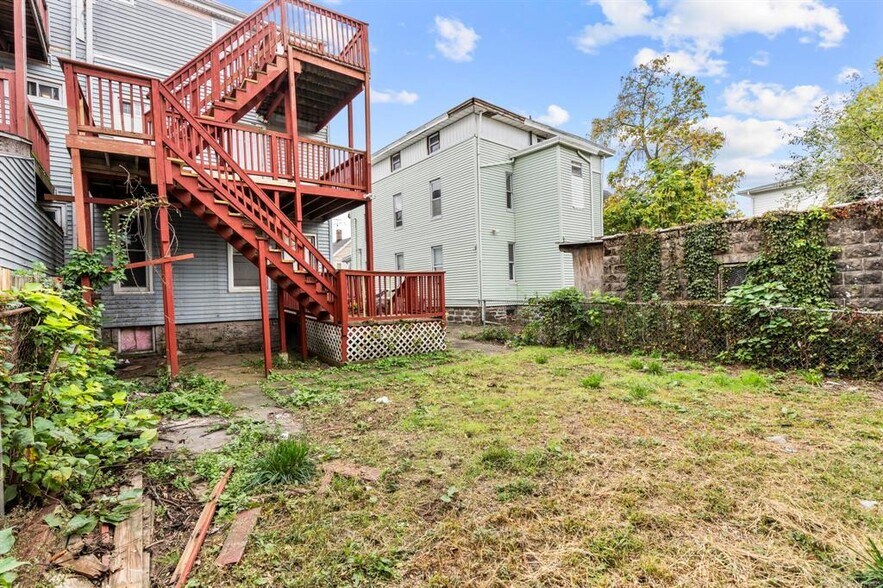 More Photos Of 39 Jane St, Bridgeport Apartments For Sale
