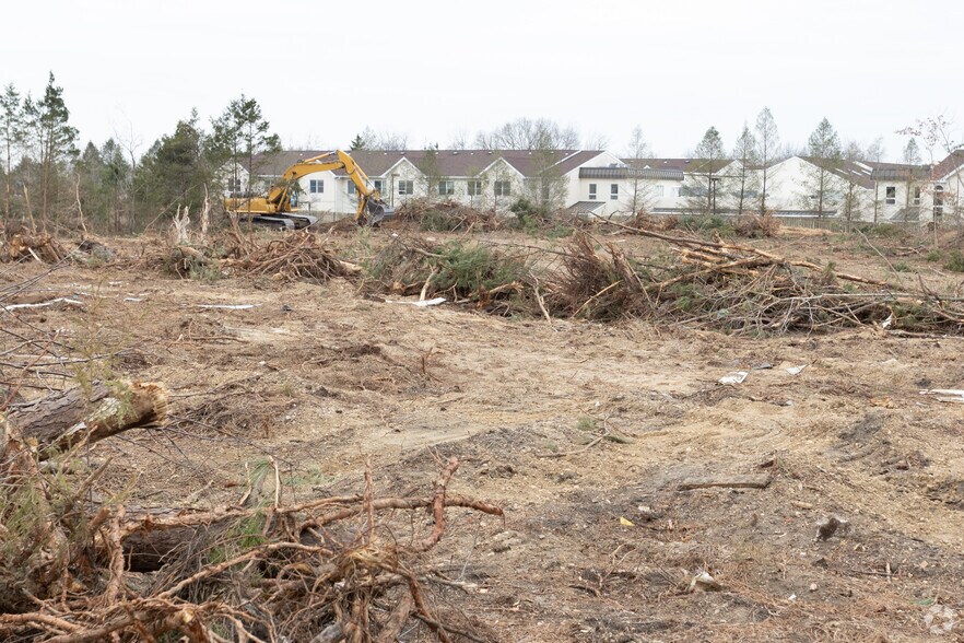 More Photos Of 117-185 Route 70, Toms River Self Storage For Lease