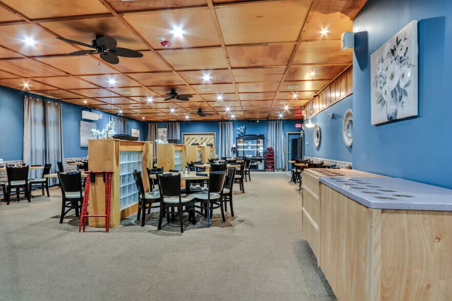 More Photos Of 2816 Route 120, Mchenry Restaurant For Sale