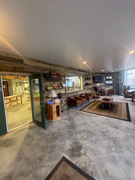 More Photos Of 3305-3311 Grande Vista Dr, Newbury Park Warehouse For Sale