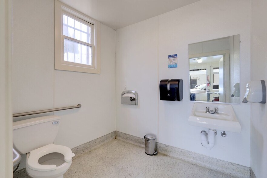 More Photos Of 725 Plumas St, Yuba City Storefront For Sale