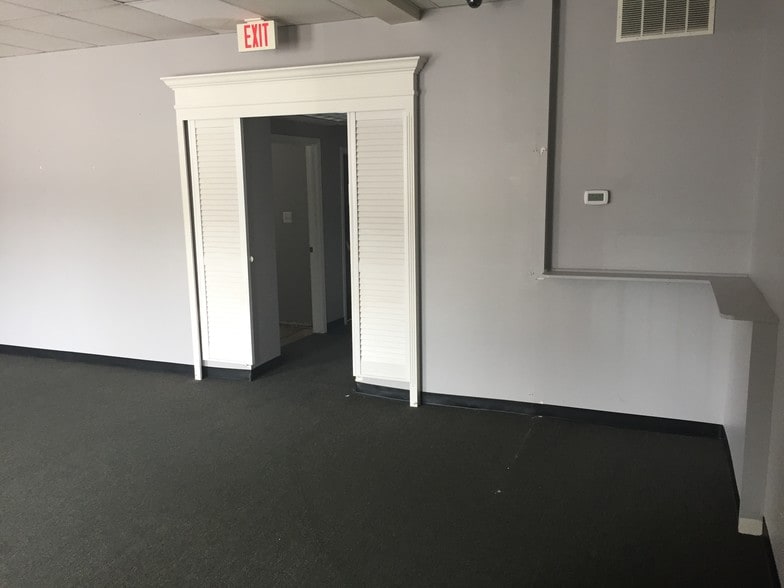 More Photos Of 28 Liberty St, Westminster Apartments For Lease