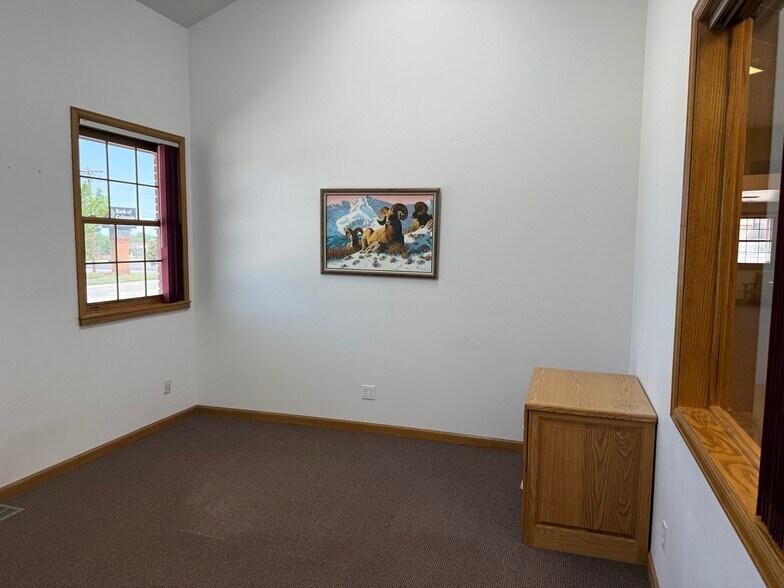 More Photos Of 500 U.S. 50 Business Loop, Olathe General Retail For Sale