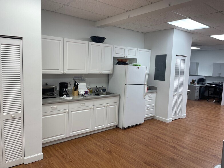 More Photos Of 4710-4876 N Hiatus Rd, Sunrise Office For Lease