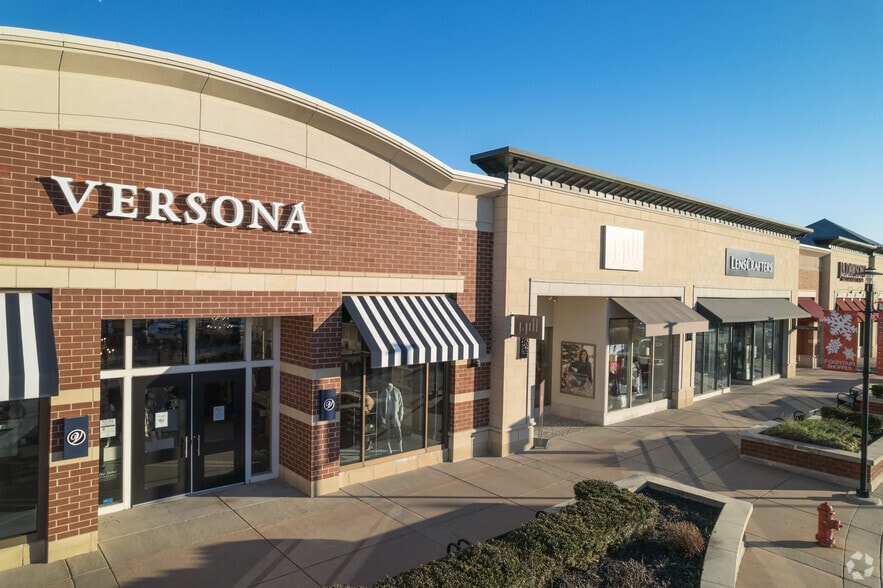 More Photos Of 142 Park City Ctr, Lancaster Unknown For Lease