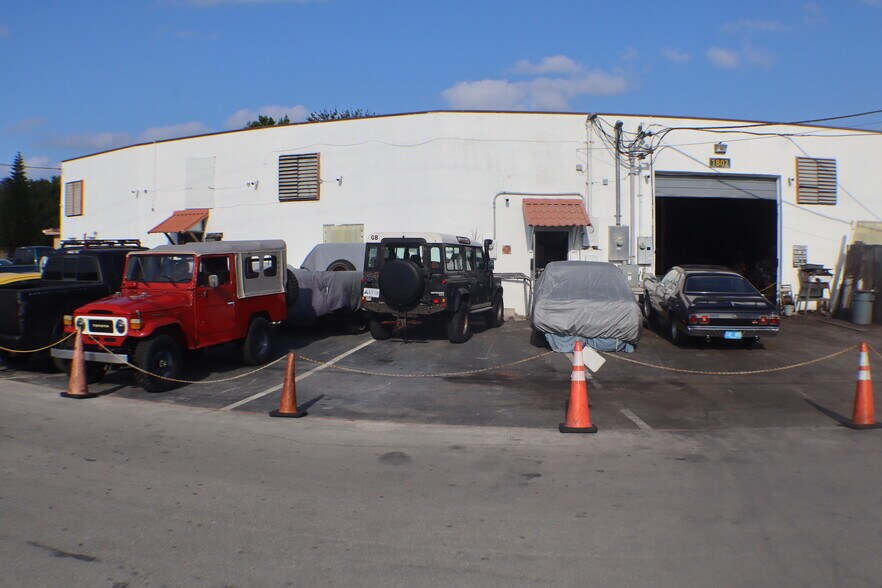 More Photos Of 1800-1812 SW 7th Ave, Pompano Beach Warehouse For Sale