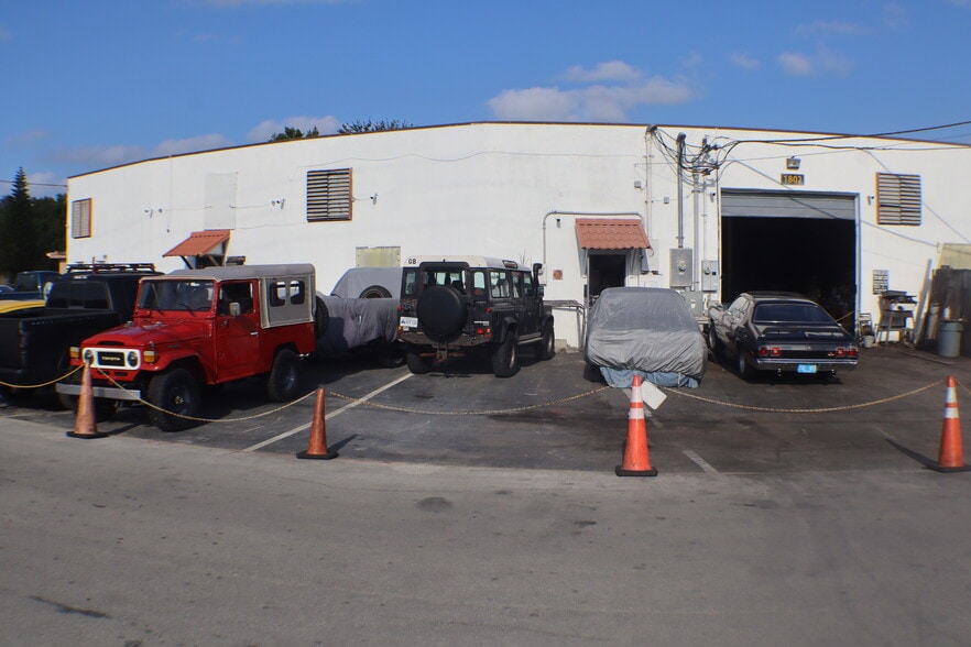 More Photos Of 1800-1812 SW 7th Ave, Pompano Beach Warehouse For Sale