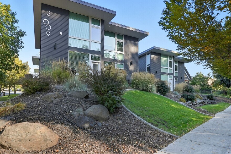 More Photos Of 2009 S Grand Blvd, Spokane Apartments For Sale