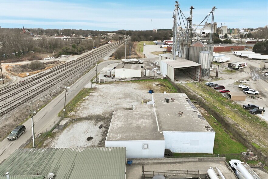 More Photos Of 476 Moreno Street St, Gainesville Distribution For Lease