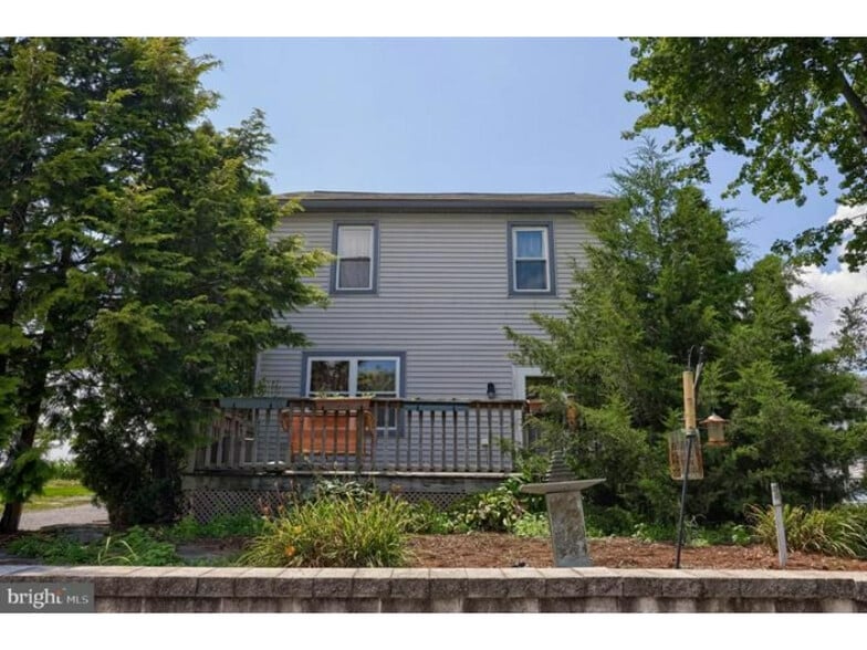 More Photos Of 240 Railroad Ave, Bird In Hand Flex For Sale