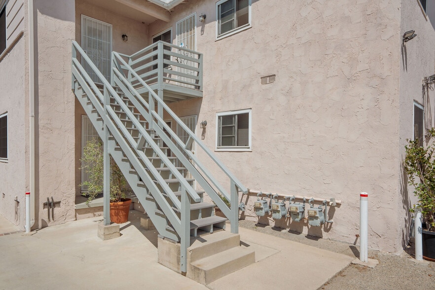 More Photos Of 5734 Morley St, Los Angeles Apartments For Sale
